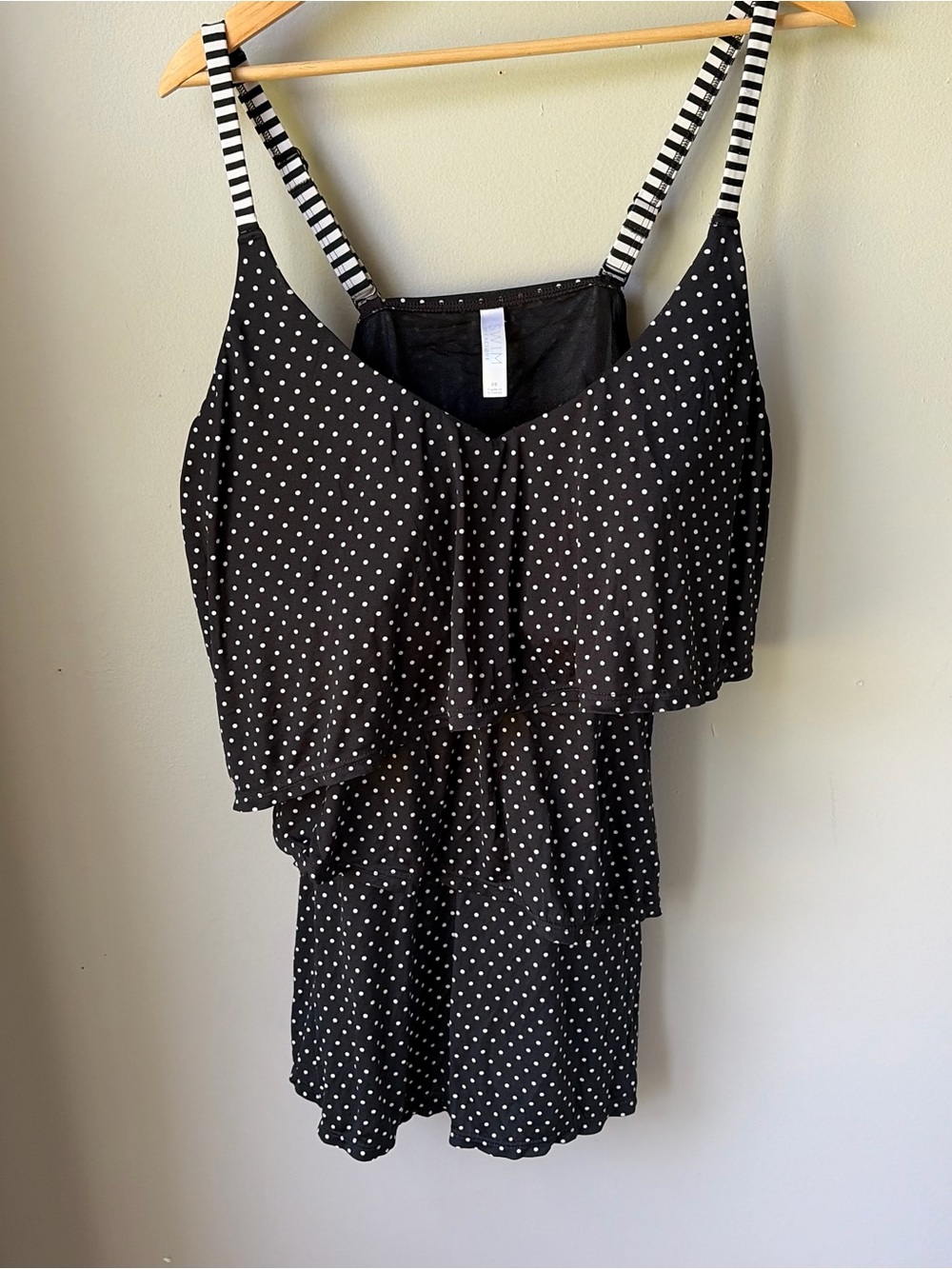 SWIM BY CACIQUE BLACK FLOUNCE TIERED RUFFLE NO-WIRE TANKINI TOP Womens Size 20
